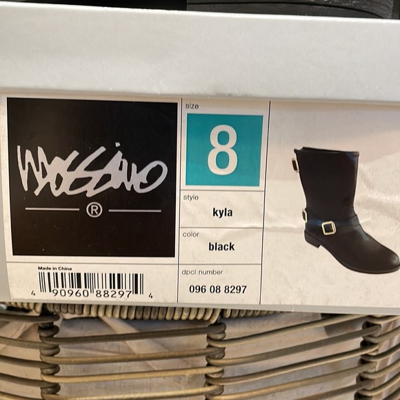 Never Worn! Mossimo Boots - Picture 4 of 6
